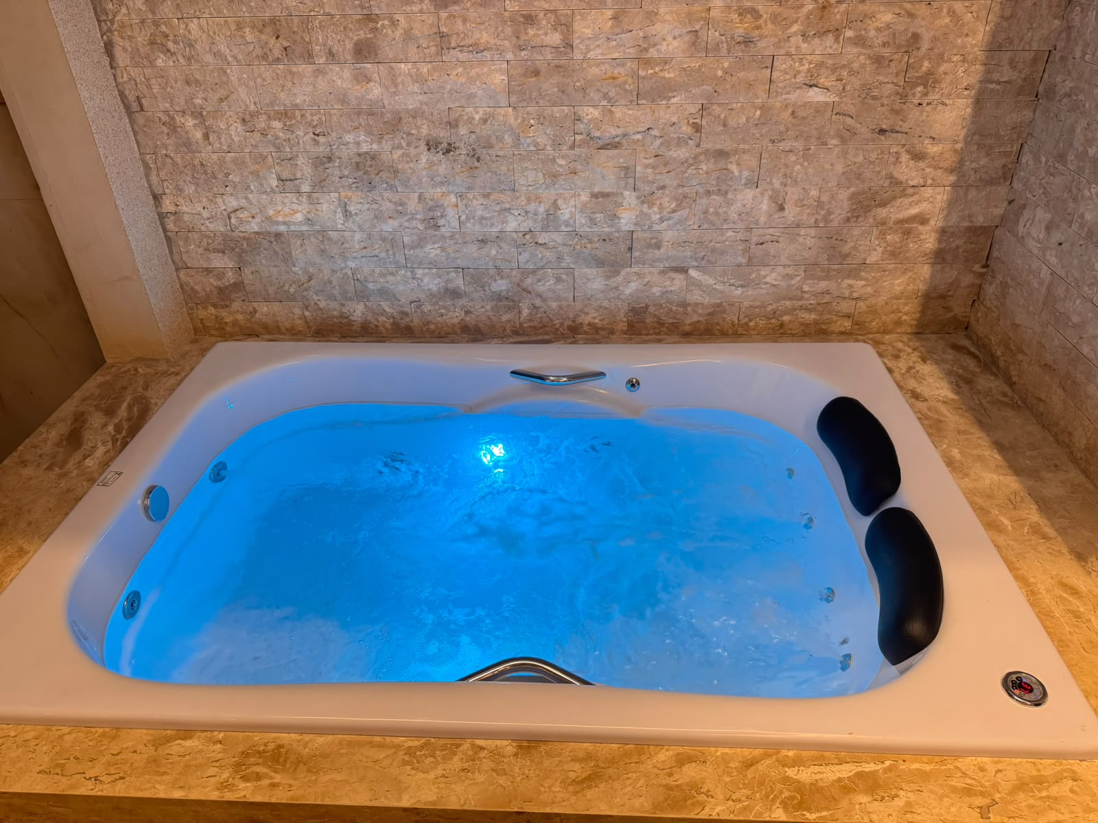 Piscinas Beluga - Cromoterapia - Luz azul