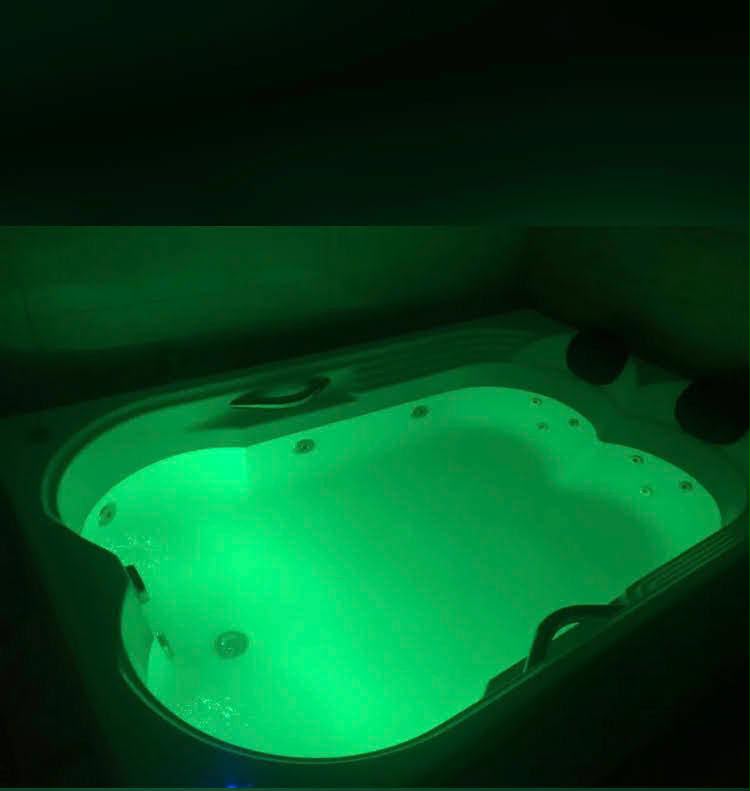 Piscinas Beluga - Cromoterapia - Luz verde