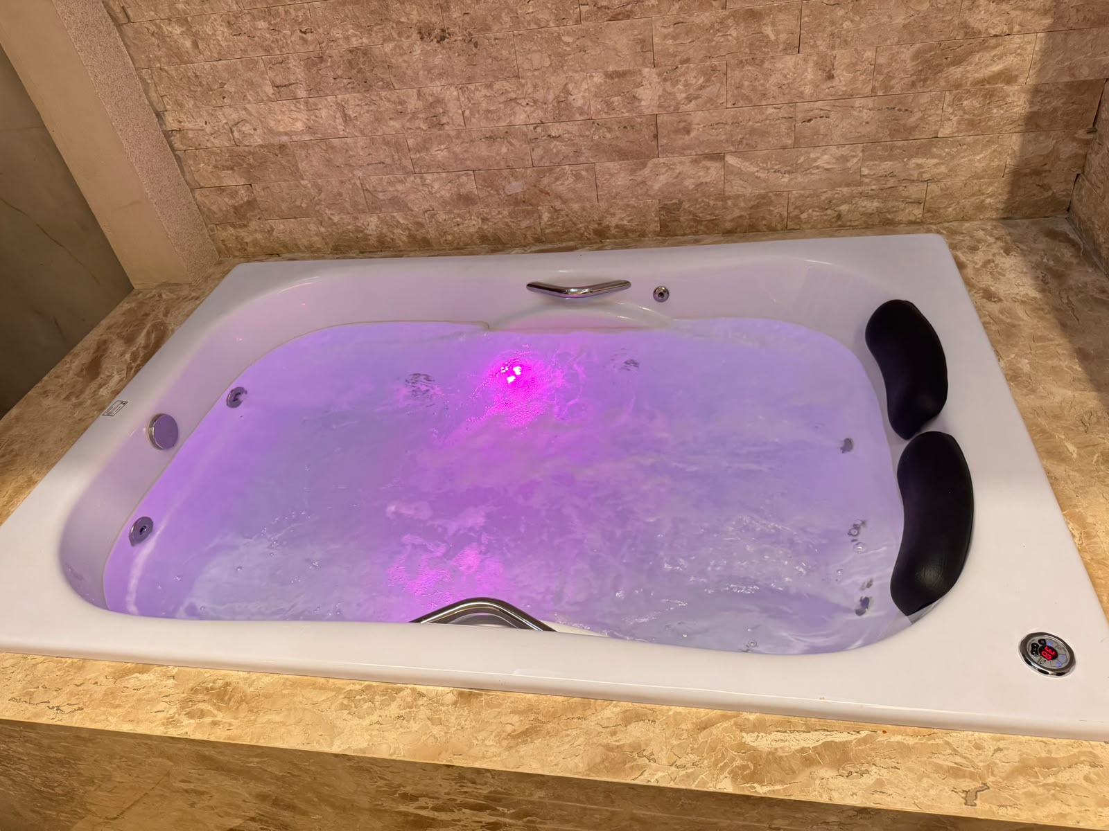 Piscinas Beluga - Cromoterapia - Luz violeta